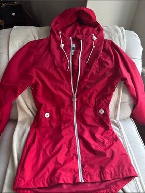 Penfield Red Hooded Trench Raincoat in xs